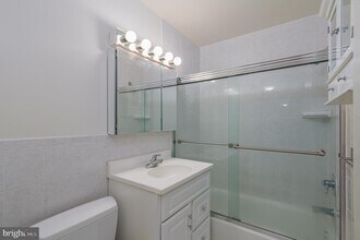 10670 Weymouth St-Unit -204 in Bethesda, MD - Building Photo - Building Photo