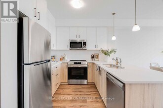 865 Kleinburg Dr in London, ON - Building Photo - Building Photo