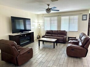 1098 E Regent Dr in Gilbert, AZ - Building Photo - Building Photo