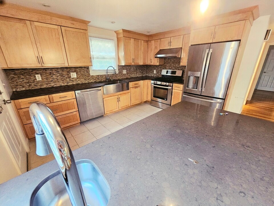 11 Rockland Pl in Newton, MA - Foto de edificio
