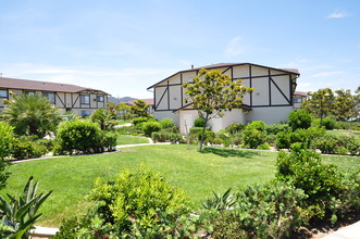 Temecula Gardens Apartments in Temecula, CA - Foto de edificio - Building Photo