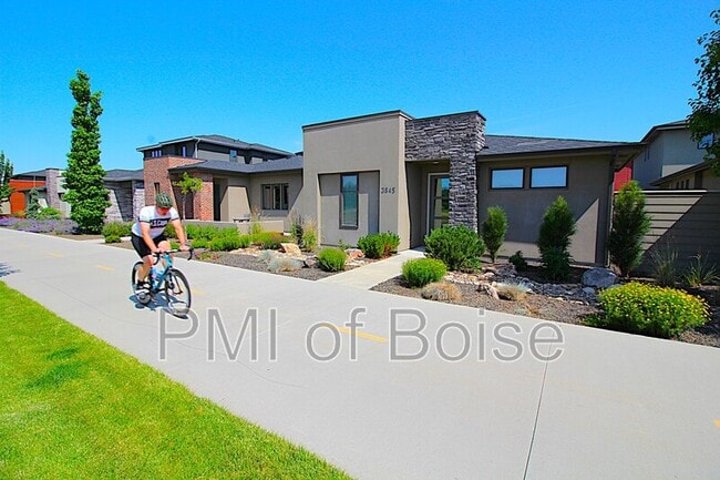 3845 S Eckert Rd in Boise, ID - Building Photo - Building Photo