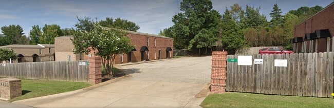 404 Melrose St in Jonesboro, AR - Foto de edificio - Building Photo