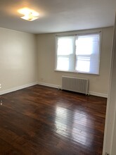 1423 Hellerman St, Unit 1st FL in Philadelphia, PA - Foto de edificio - Building Photo