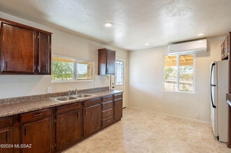 3950 W Camino del Toro in Sahuarita, AZ - Foto de edificio - Building Photo