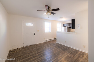56 Catherine St in Albany, NY - Building Photo - Building Photo