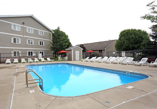 Oakland Pointe I in Altoona, IA - Foto de edificio - Building Photo