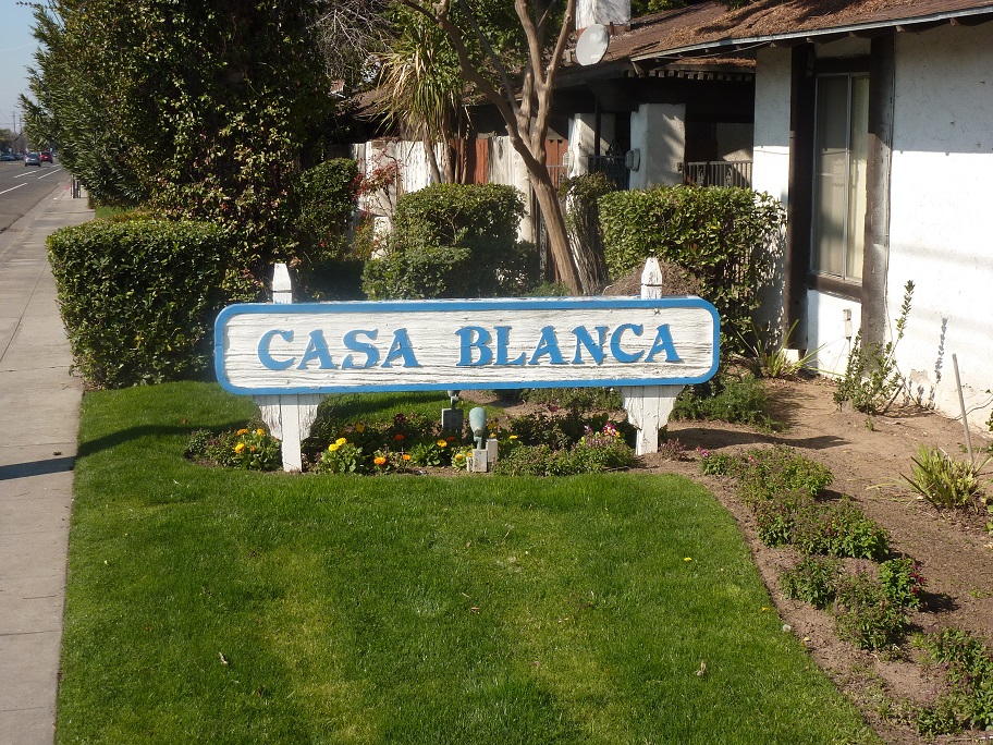 Casa Blanca Apartments in Fresno, CA - Foto de edificio