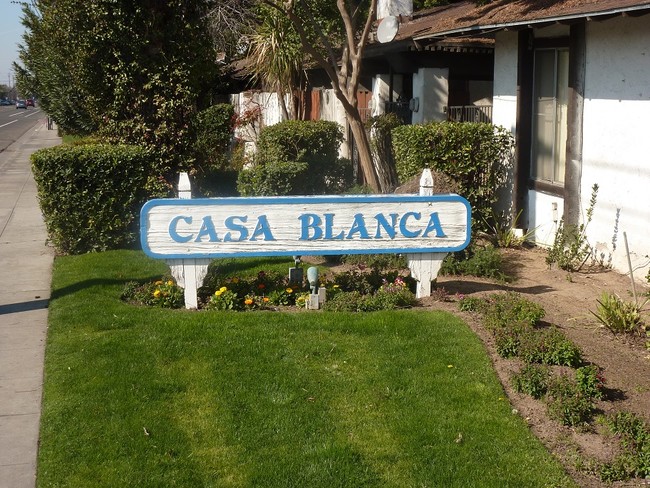 Casa Blanca Apartments