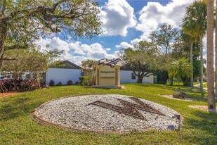 6343 Pinehurst Cir in Tamarac, FL - Building Photo