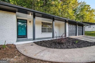 2243 7 Oaks Cir in Conley, GA - Building Photo - Building Photo