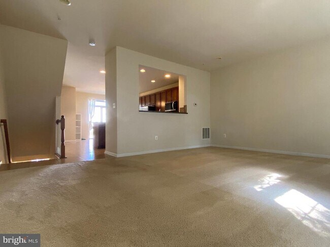 11648 Leesborough Cir in Silver Spring, MD - Building Photo - Building Photo