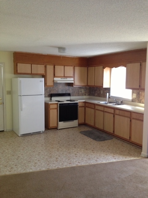 property at 810-812 E Franklin St