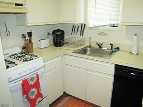 4 Macculloch Ave, Unit 5 in Morristown, NJ - Building Photo - Building Photo