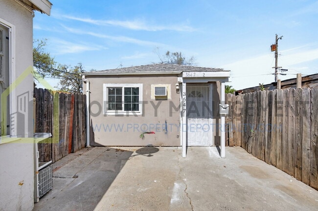 3647 18th Ave in Sacramento, CA - Building Photo - Building Photo