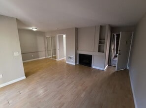 10333 Caminito Aralia in San Diego, CA - Building Photo - Building Photo