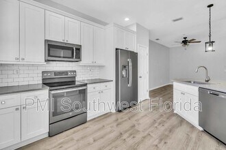 3959 Yellowstone Cir in Sarasota, FL - Building Photo - Building Photo