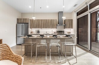 435 Madison St in Oak Park, IL - Building Photo - Building Photo