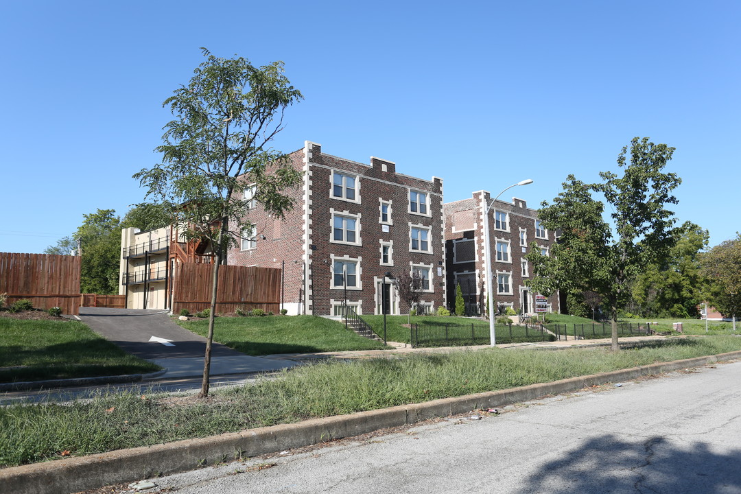 Cook Apartments in St. Louis, MO - Foto de edificio