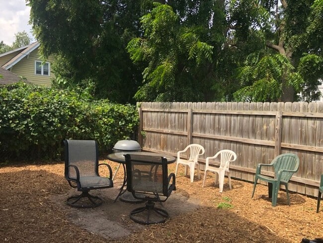 924 Drake St in Madison, WI - Building Photo - Building Photo