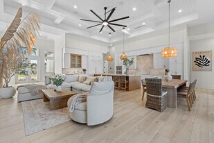 745 103rd Ave N in Naples, FL - Building Photo