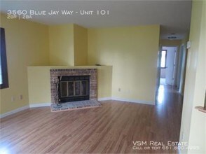 3560 Blue Jay Way in Eagan, MN - Foto de edificio - Building Photo