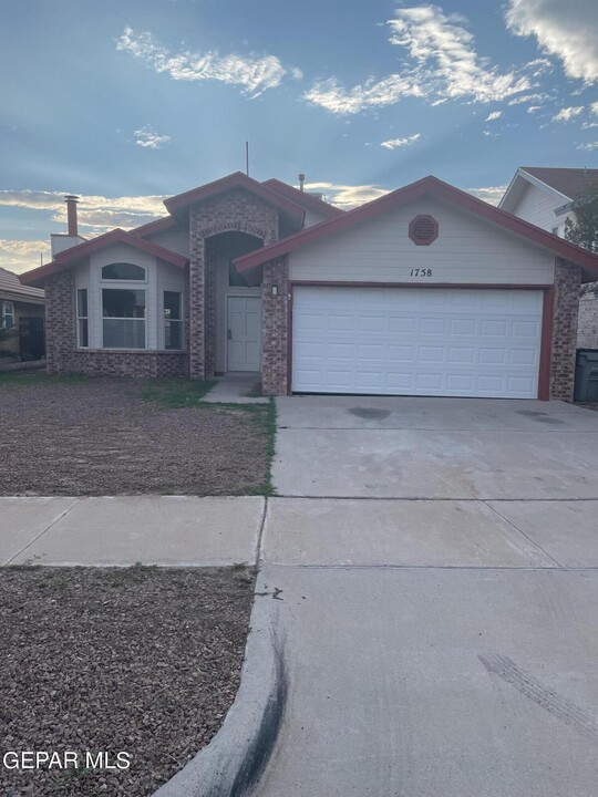 1758 Plumed Quail Ln in El Paso, TX - Building Photo