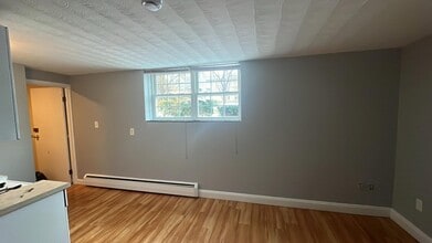 1080 Massachusetts Ave, Unit #1 in Arlington, MA - Foto de edificio - Building Photo