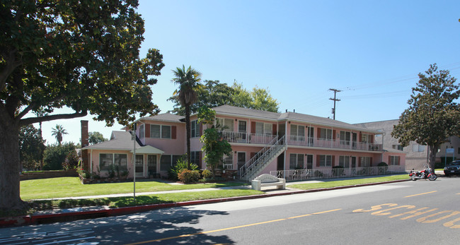 401 N Kenneth Rd in Burbank, CA - Foto de edificio - Building Photo