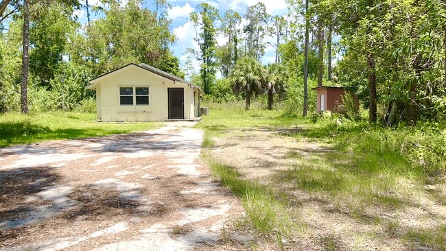 1747 Acremaker Rd in Naples, FL - Building Photo - Building Photo