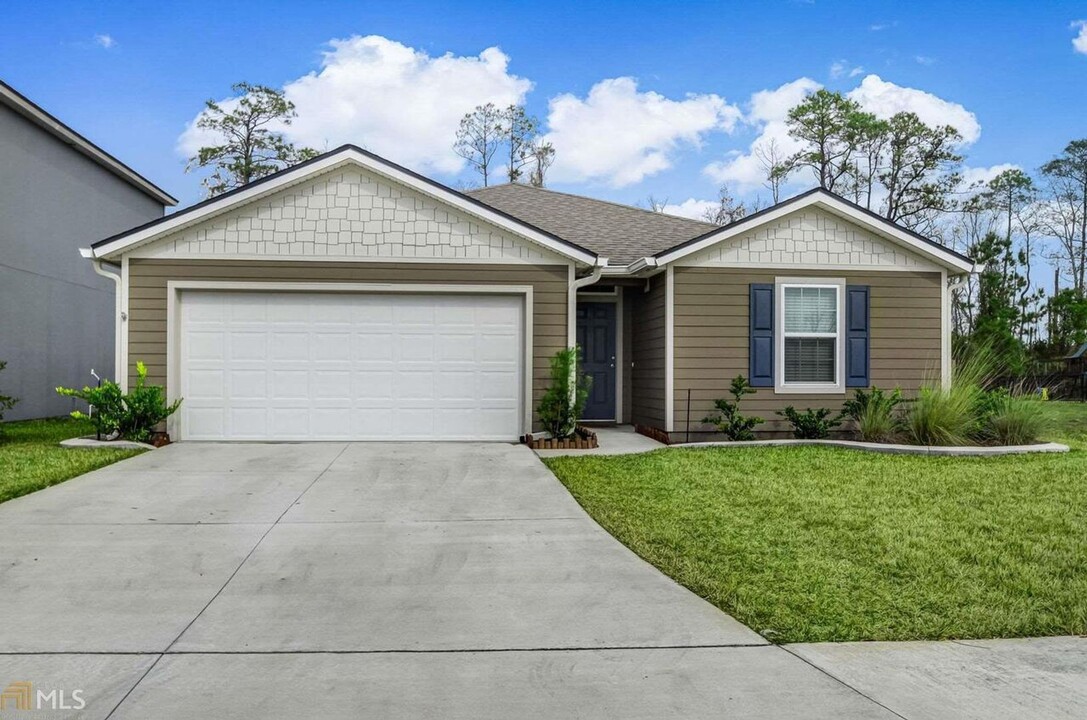 228 Brooklet Cir in St. Marys, GA - Foto de edificio