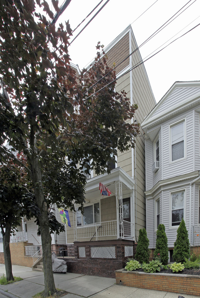 359 Avenue E in Bayonne, NJ - Building Photo - Building Photo