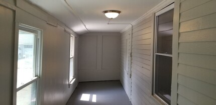 4023 Valley Rd in Cleveland, OH - Building Photo - Building Photo