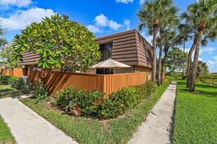 2316 23rd Ct in Jupiter, FL - Building Photo