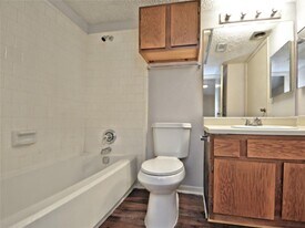 7111 Brendam Ln in Houston, TX - Building Photo