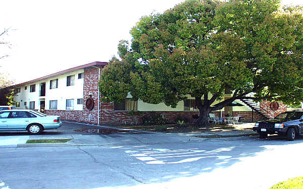 The Westerner Apartments in Redwood City, CA - Building Photo - Building Photo