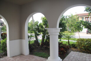 8627 Grand Prix Ln in Boynton Beach, FL - Foto de edificio - Building Photo