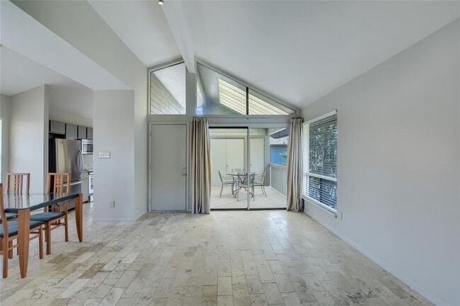 7122 Wood Hollow Dr in Austin, TX - Building Photo - Building Photo