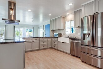 16642 Adrienne Way in Ramona, CA - Building Photo - Building Photo