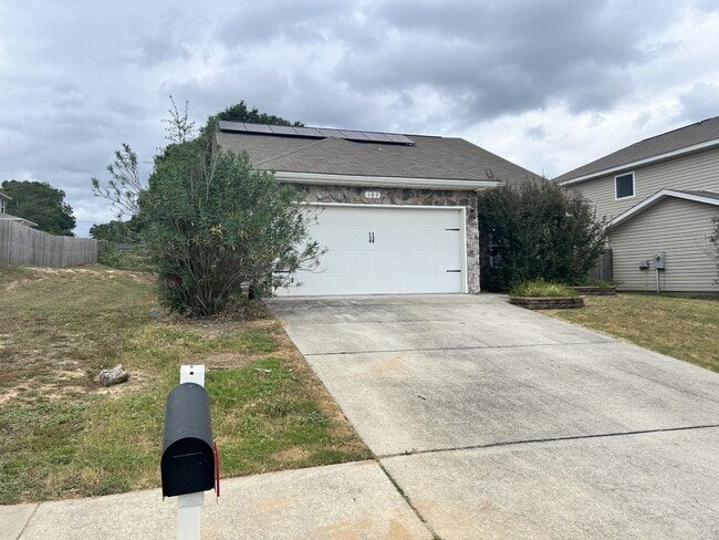 103 Haislip Dr in Crestview, FL - Foto de edificio - Building Photo