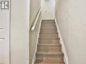 21 Milkweed Crescent in Brampton, ON - Building Photo - Building Photo