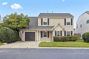 312 Pebble Creek Dr in Suffolk, VA - Building Photo