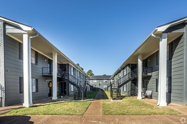 Graceland Pointe Apartments in Memphis, TN - Foto de edificio - Building Photo
