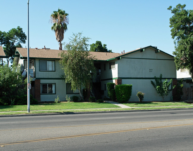 2053 W Shields Ave in Fresno, CA - Building Photo - Building Photo