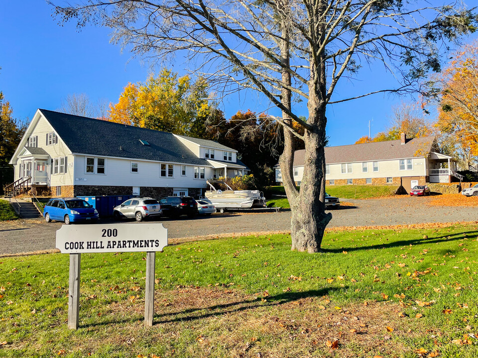 Cook Hill Apartments in Wallingford, CT - Foto de edificio