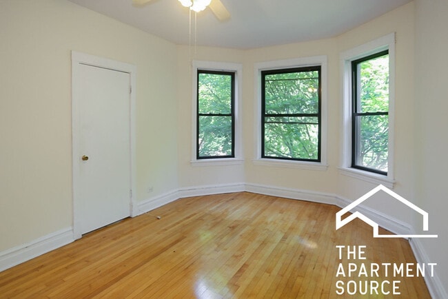 2327 N Southport Ave, Unit 2F