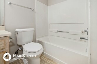 5837 Hickory Greene Dr in Memphis, TN - Foto de edificio - Building Photo