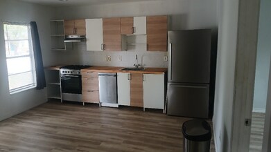 205 N 21st St in Temple, TX - Building Photo - Building Photo