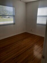 440 38th Ave NE in St. Petersburg, FL - Foto de edificio - Building Photo