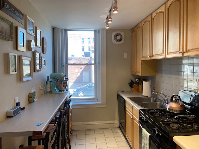 1056 Beacon St, Unit 4 in Brookline, MA - Foto de edificio